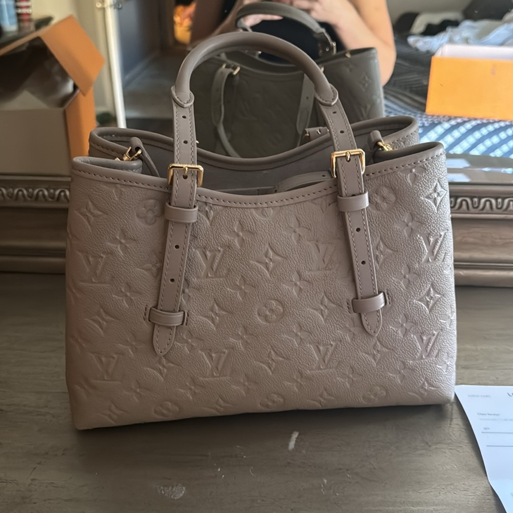 Louis Vuitton bag - Picture 4 of 11